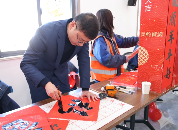 084A1009_副本官网.jpg